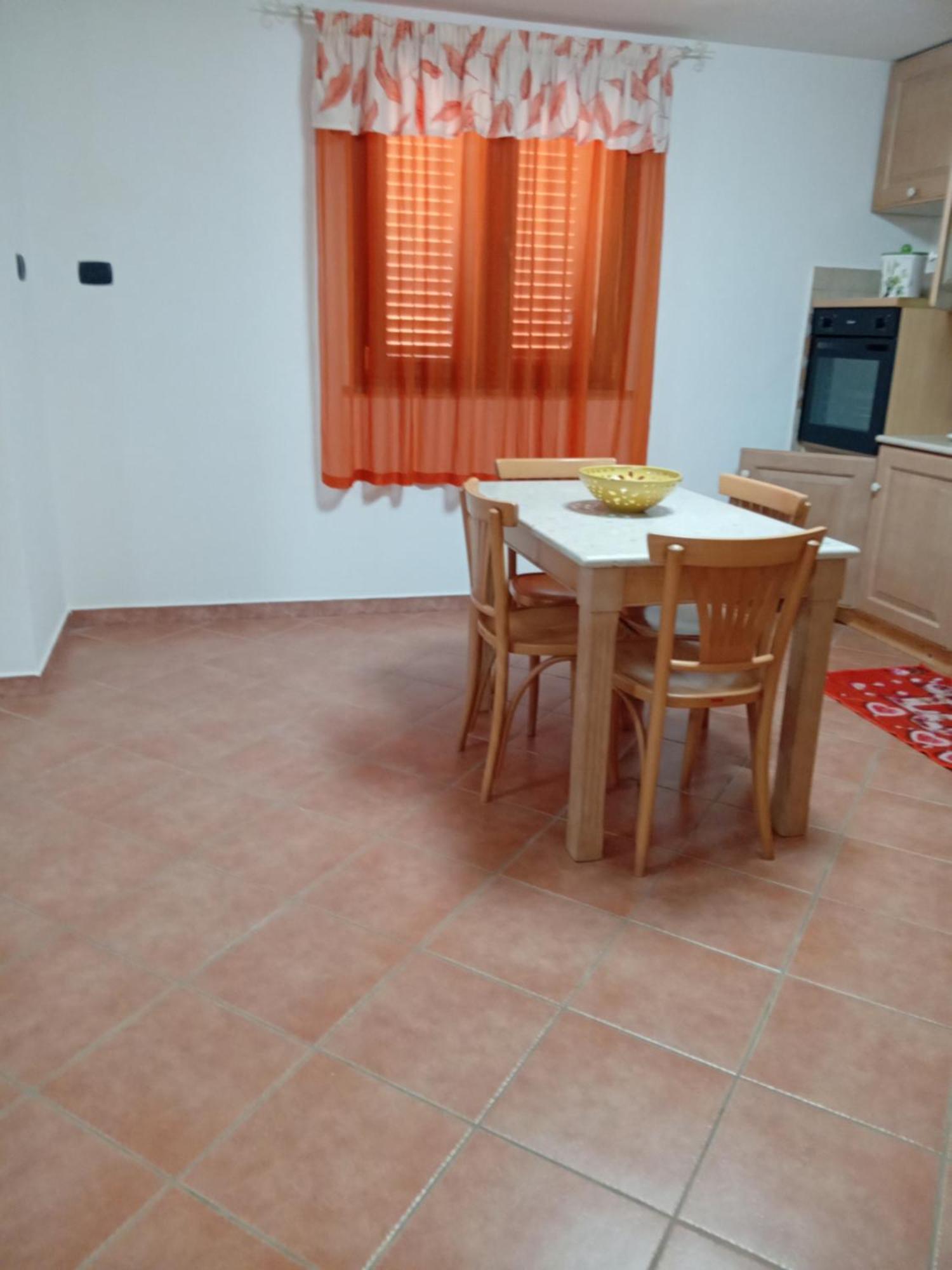 Casa Antonella Lägenhet Porto Torres Exteriör bild